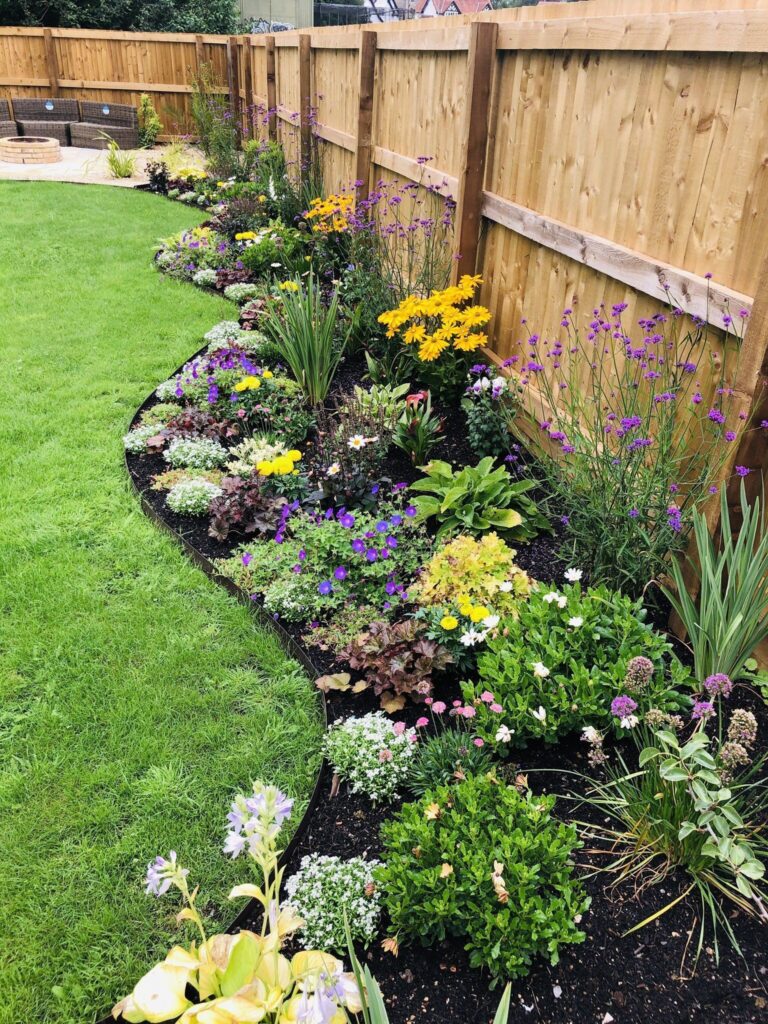 23 Gorgeous Garden Edging Ideas - BIENTIN